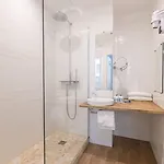 Korner Opera Hotel 3*