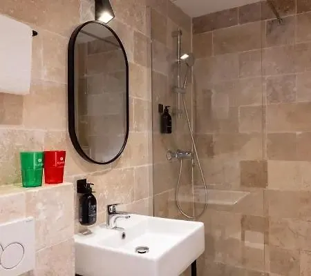 Korner Opera Hotel 3*
