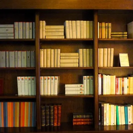 Korner Opera 酒店 3*