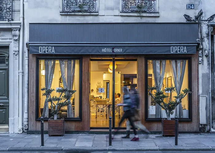 Korner Opera Hotel 3*