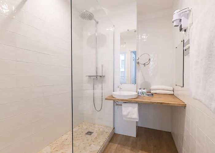 Korner Opera Hotel 3*