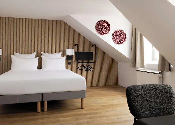 Korner Opera Hotel 3*