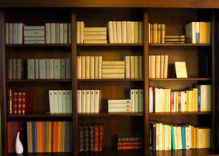 Korner Opera Hotel 3*