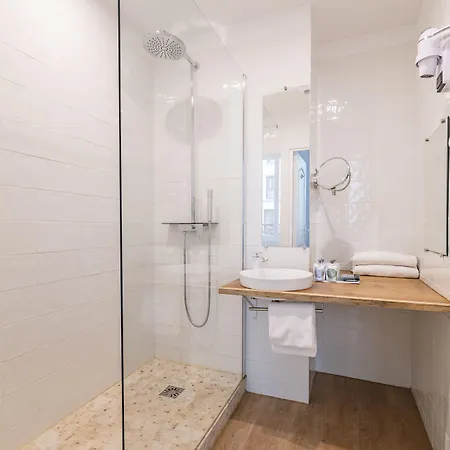 Korner Opera Hotel 3*