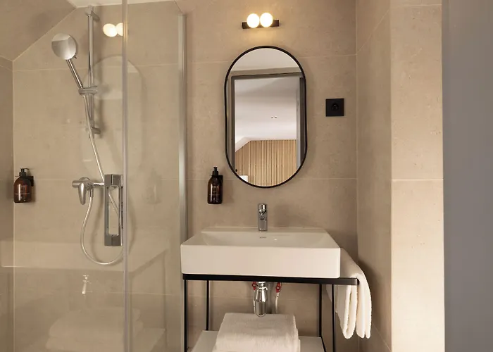 Korner Opera Hotel 3*